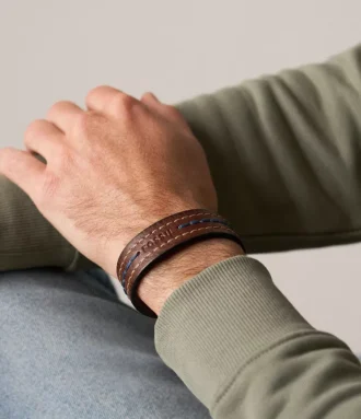 Everett Topstitch armbånd i brunt læder