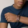 Machine Robust armbånd i rustfrit stål og brun polstret læderrem Machine Robust armbånd i rustfrit stål og brun polstret læderrem