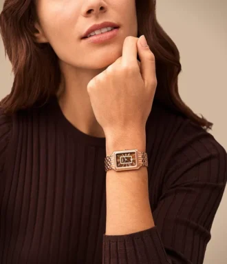 raquel tre hnds dato rose guldfarvet rustfrit stl ur 2 1 330x383 - Raquel tre-h&aring;nds dato rose guldfarvet rustfrit st&aring;l ur